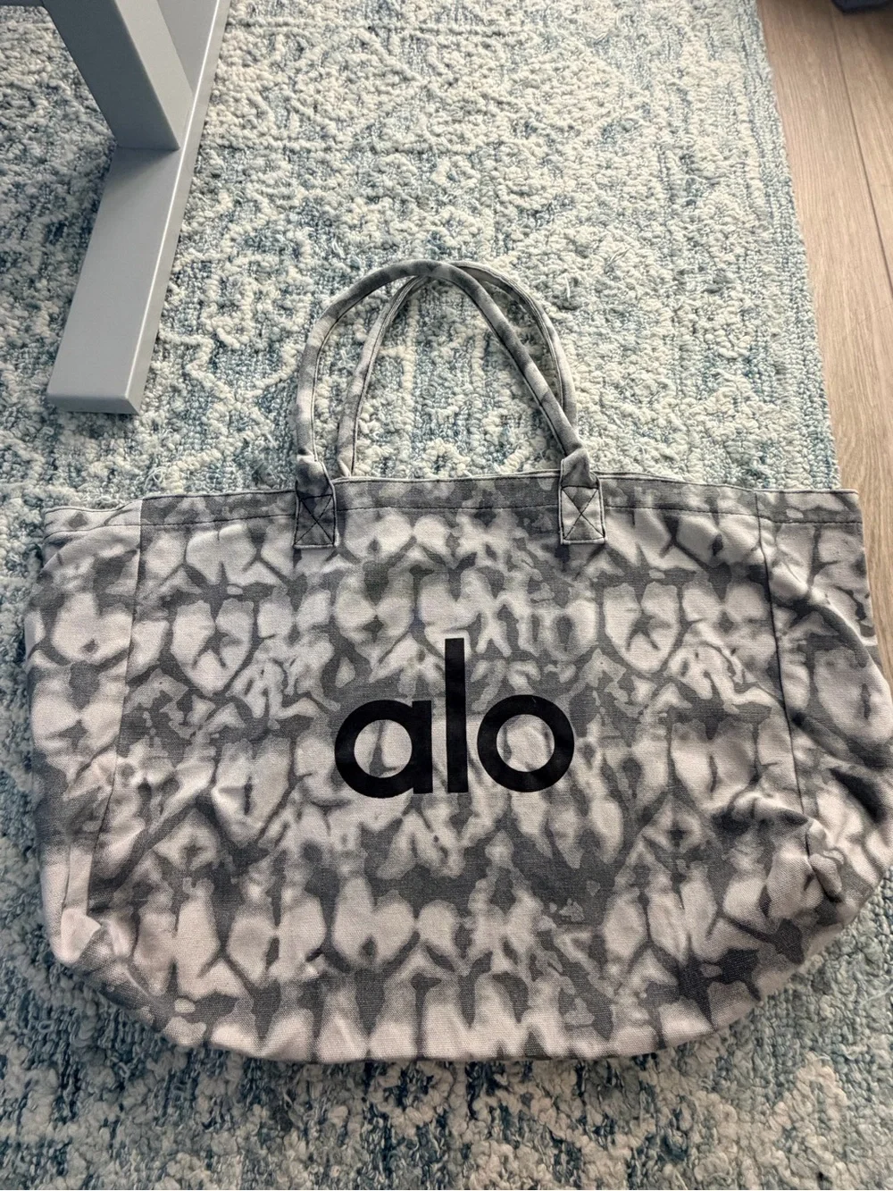 ALO Yoga Tie-Dye Oversize Canvas Tote Bag in Gray
